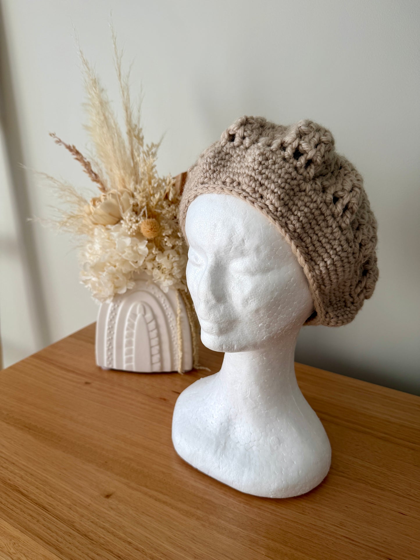 Women’s Crochet Beret | Beige