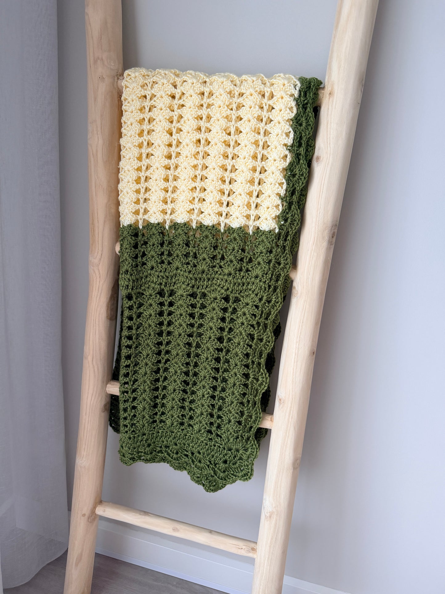 Pretty Green & Cream Crochet Runner