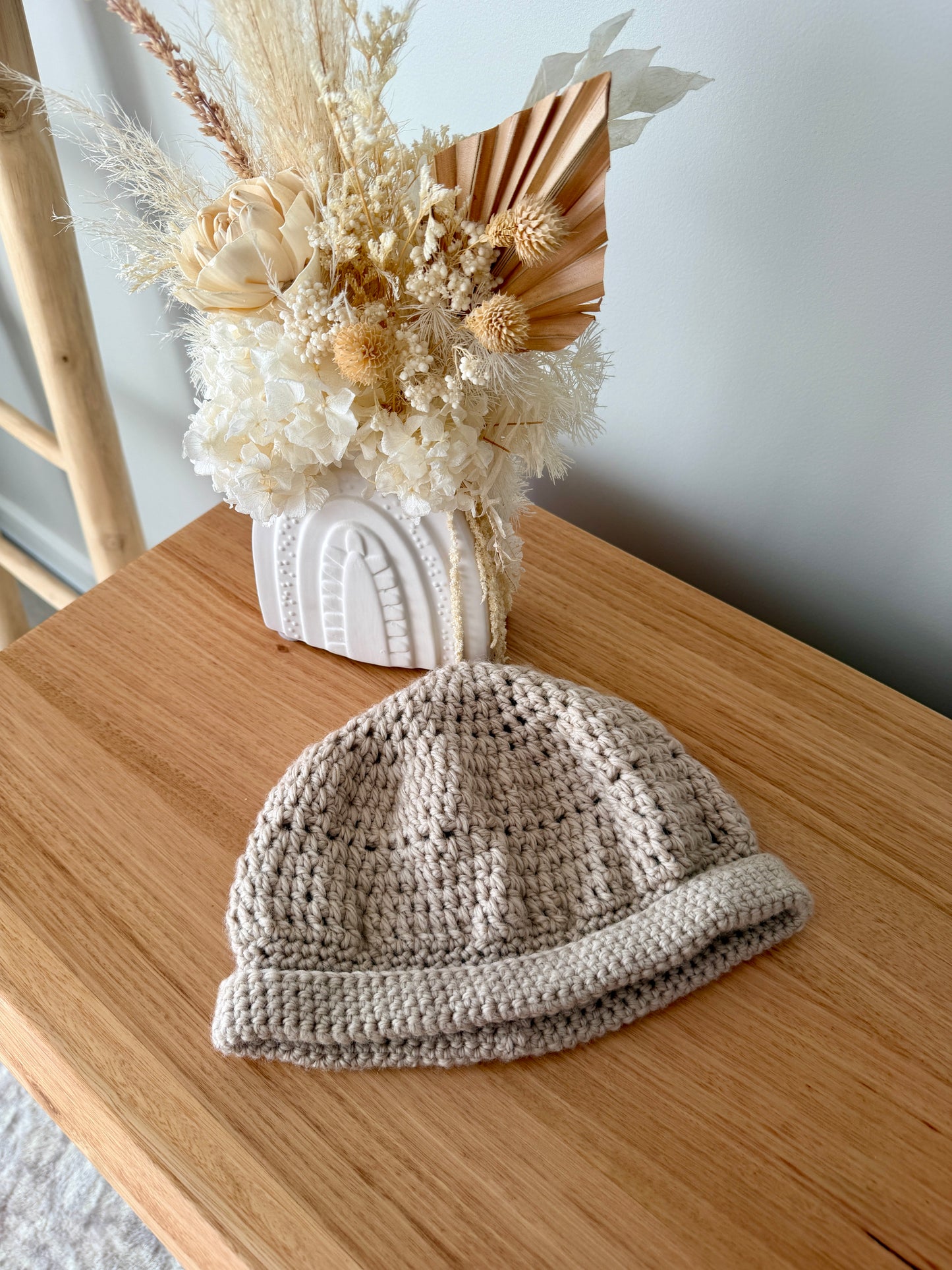 Women’s Beige Crochet Hat